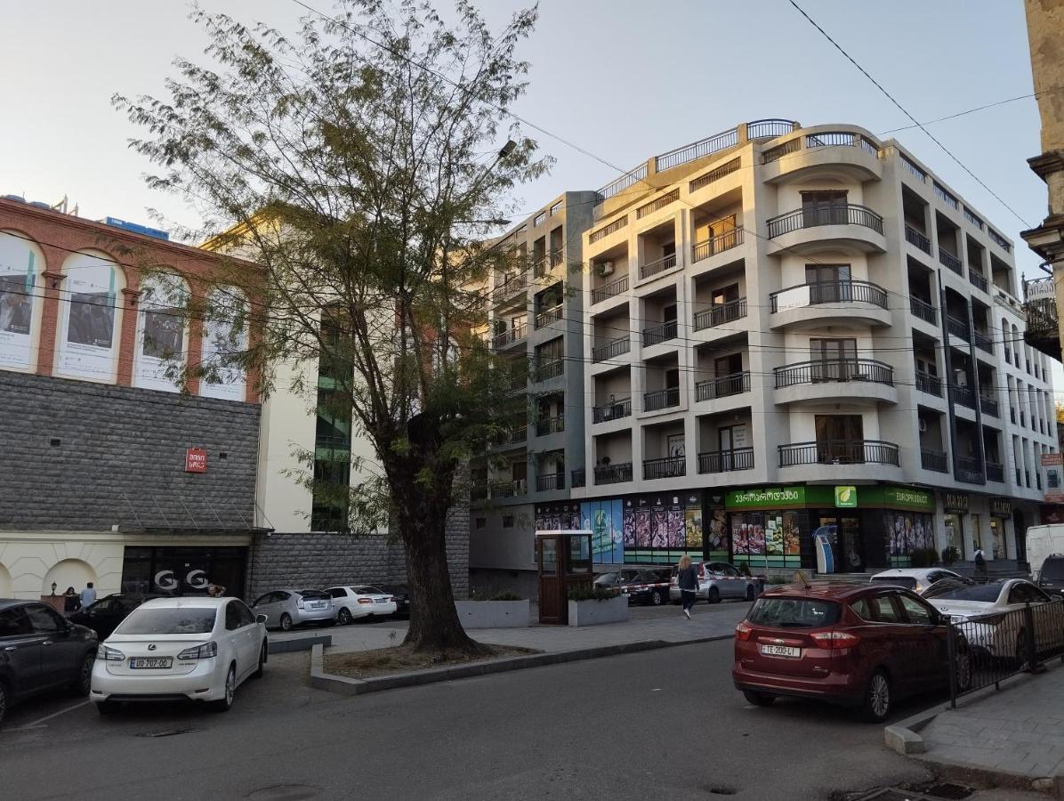 Апартаменты House Number 1 In Кутаиси Экстерьер фото